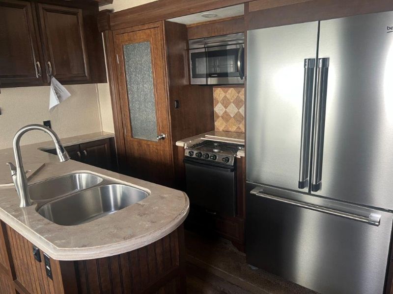 2015 Forest River Cardinal 3825FL - Image 9