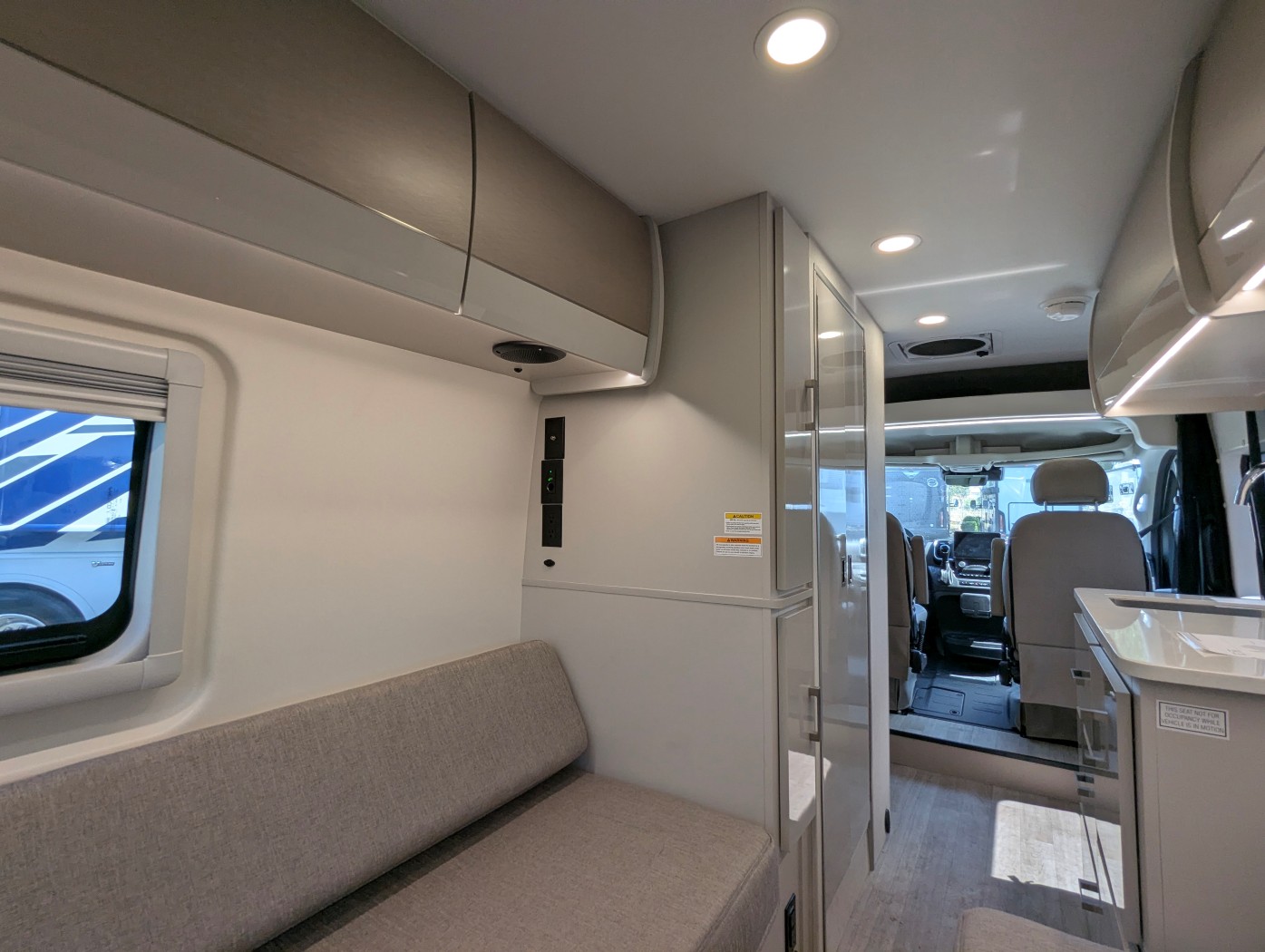 2027 Thor Motor Coach Tellaro 20U - Image 26