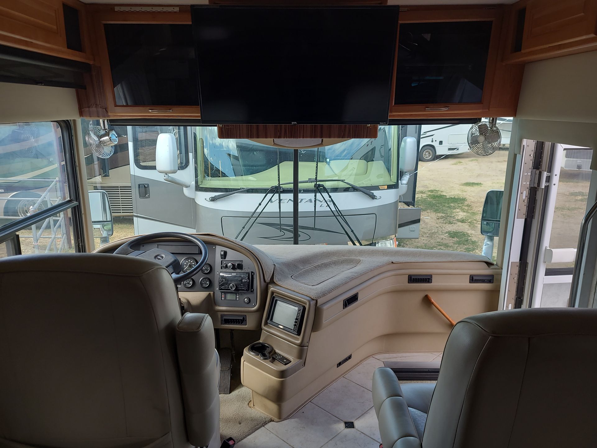 2005 National Tropical 396LX - Image 14