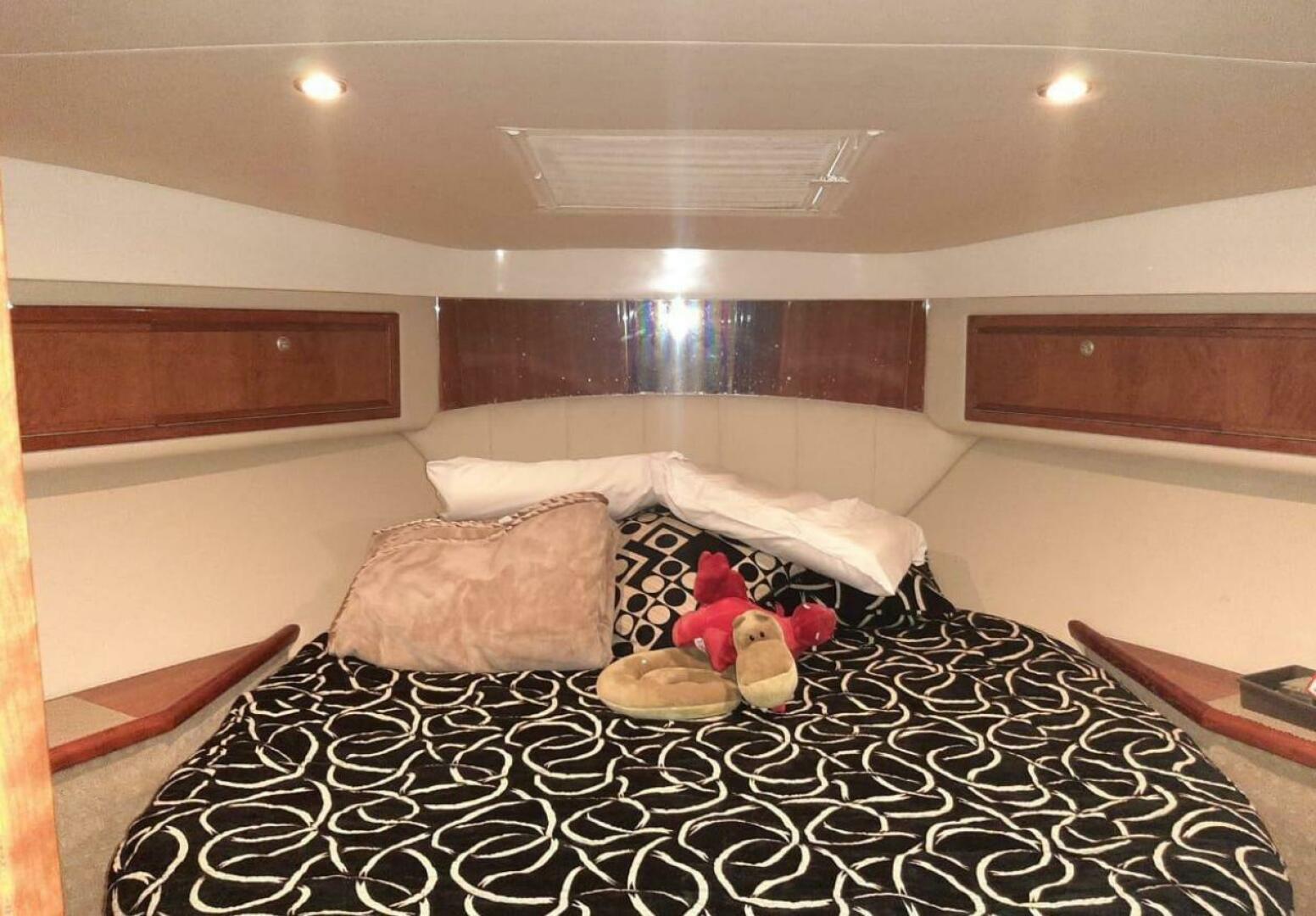 2009 Riviera 47 Enclosed Flybridge Series II - Image 12