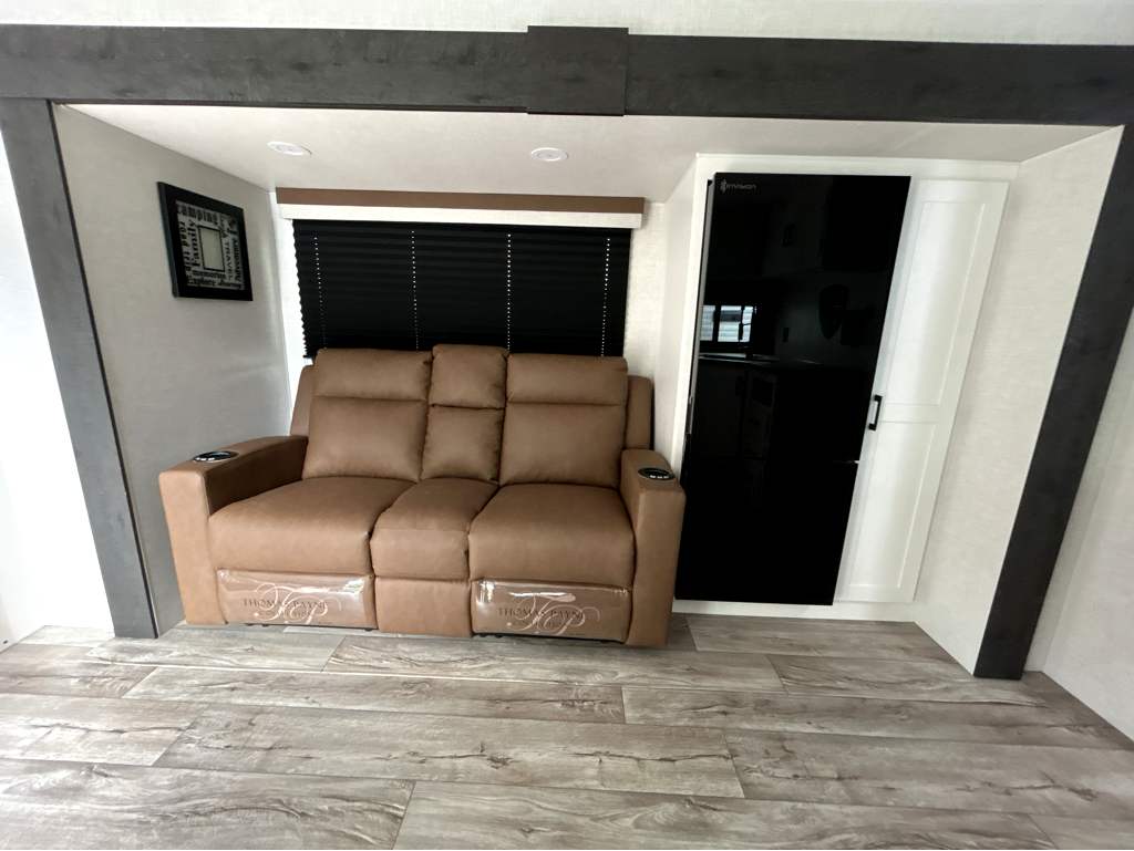 2026 VENTURE RV SIENNA 241VRD - Image 29
