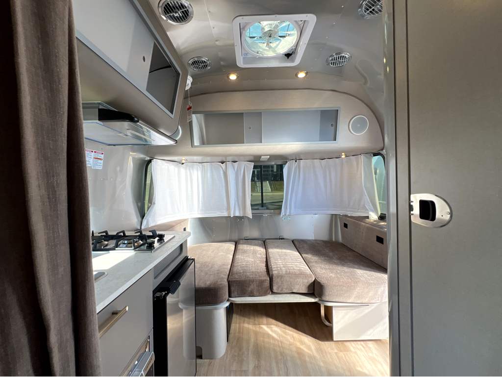 2026 AIRSTREAM CARAVEL 16RB - Image 6