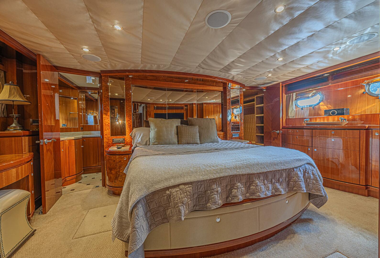 2010 Ocean Alexander 74 Motoryacht - Image 49