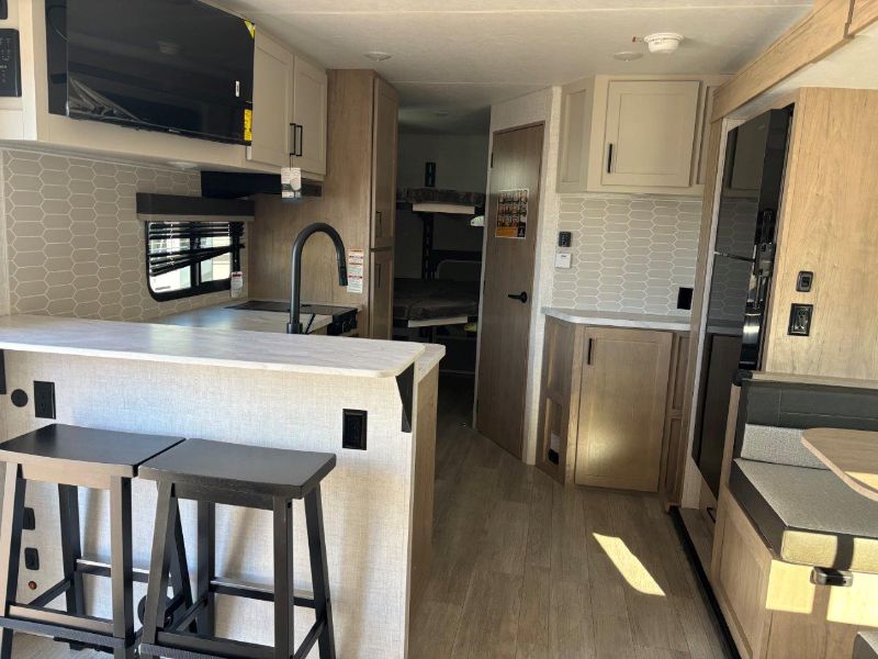 2026 Ember RV E-Series 22ETS - Image 7