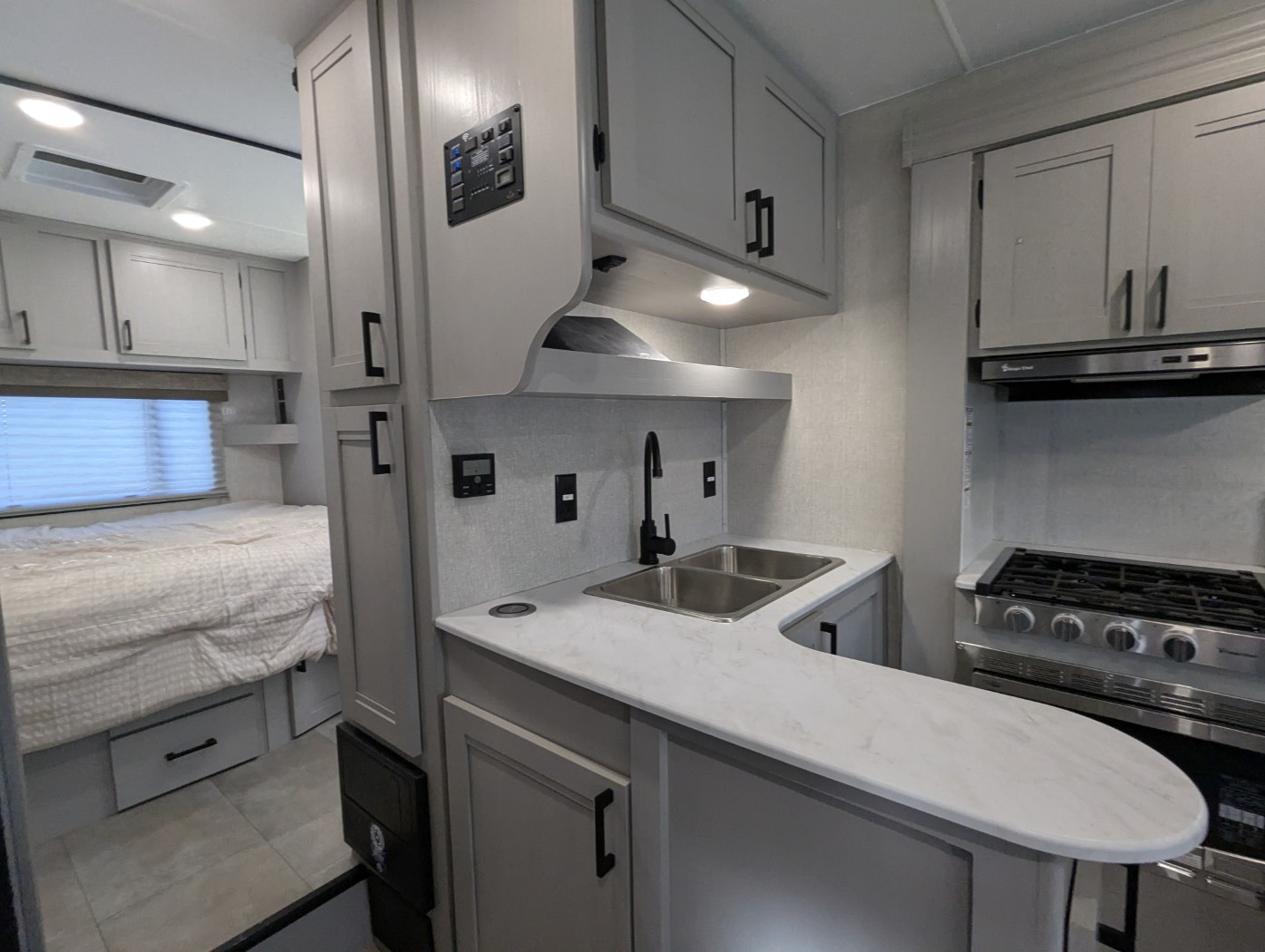 2025 Coachmen Leprechaun 260QB - Ford E-450 - Image 19