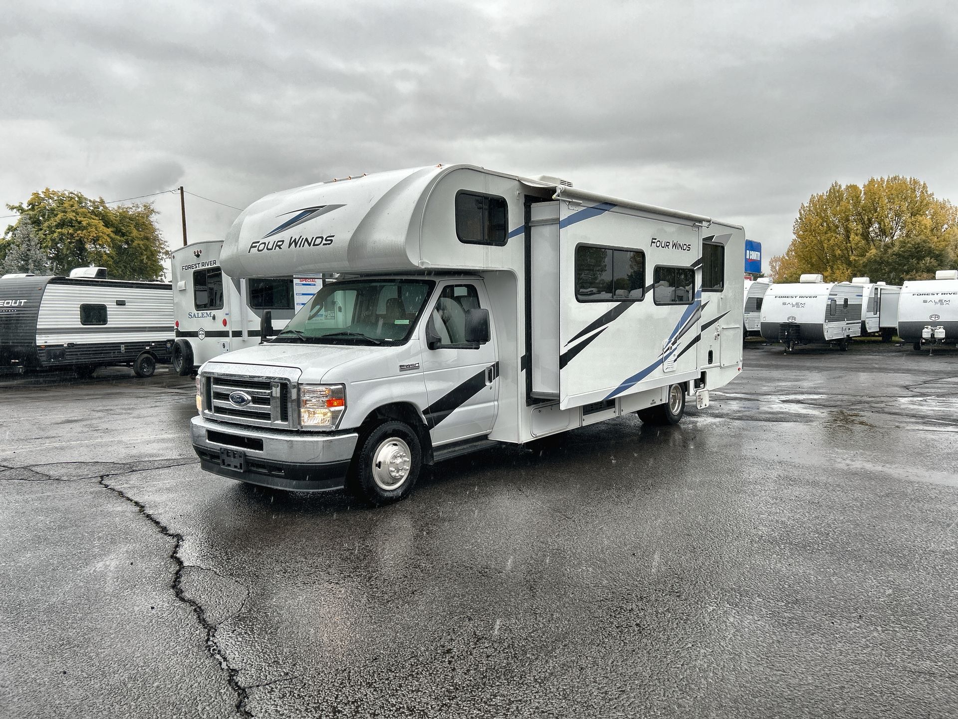 2025 Thor Motor Coach Four Winds 28Z - Image 10