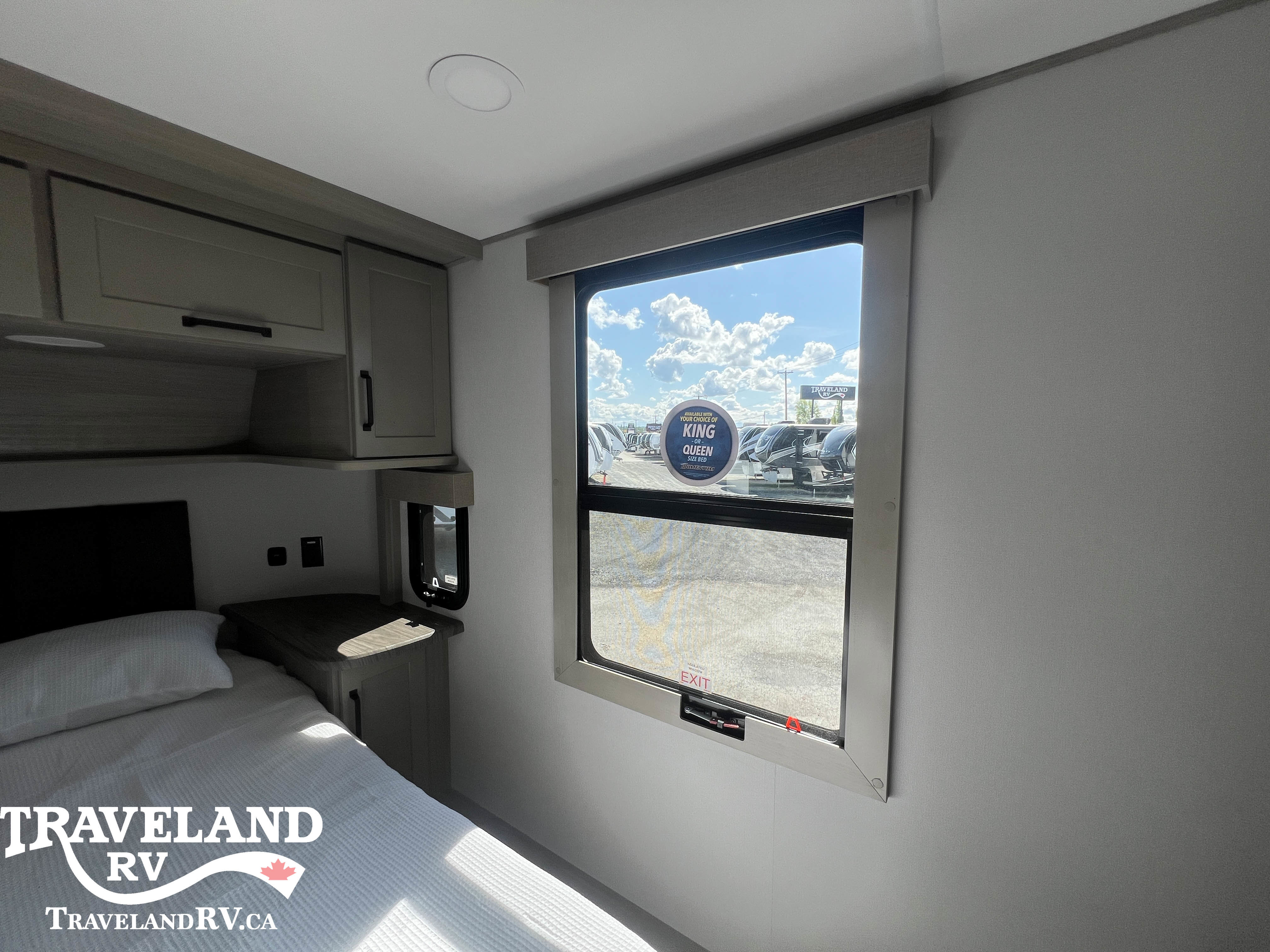 2025 Grand Design Momentum M-Class 344M - Image 27