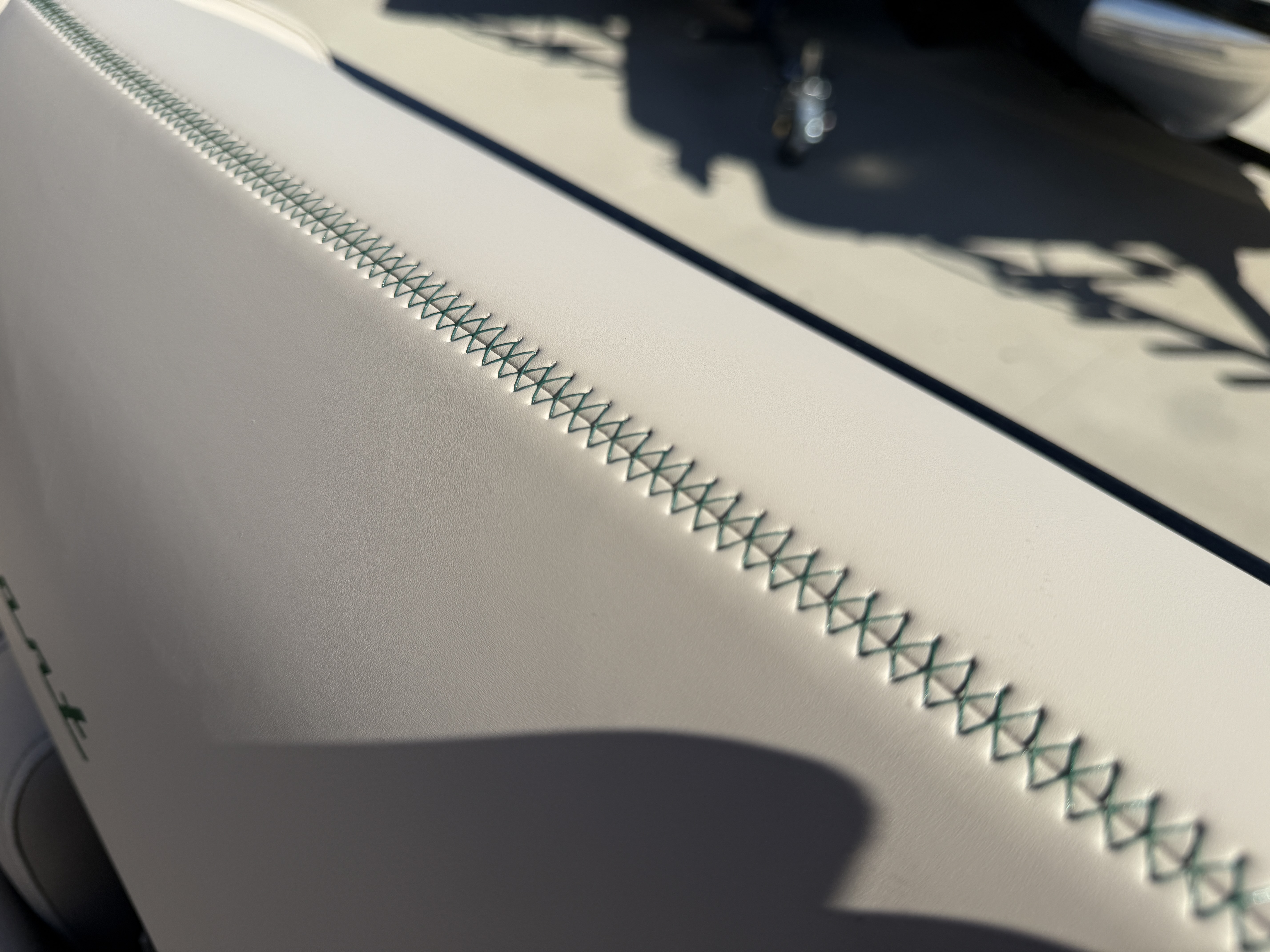2026 Bennington 25QXSBA 425HP V10 Tritoon Pontoon - Image 72