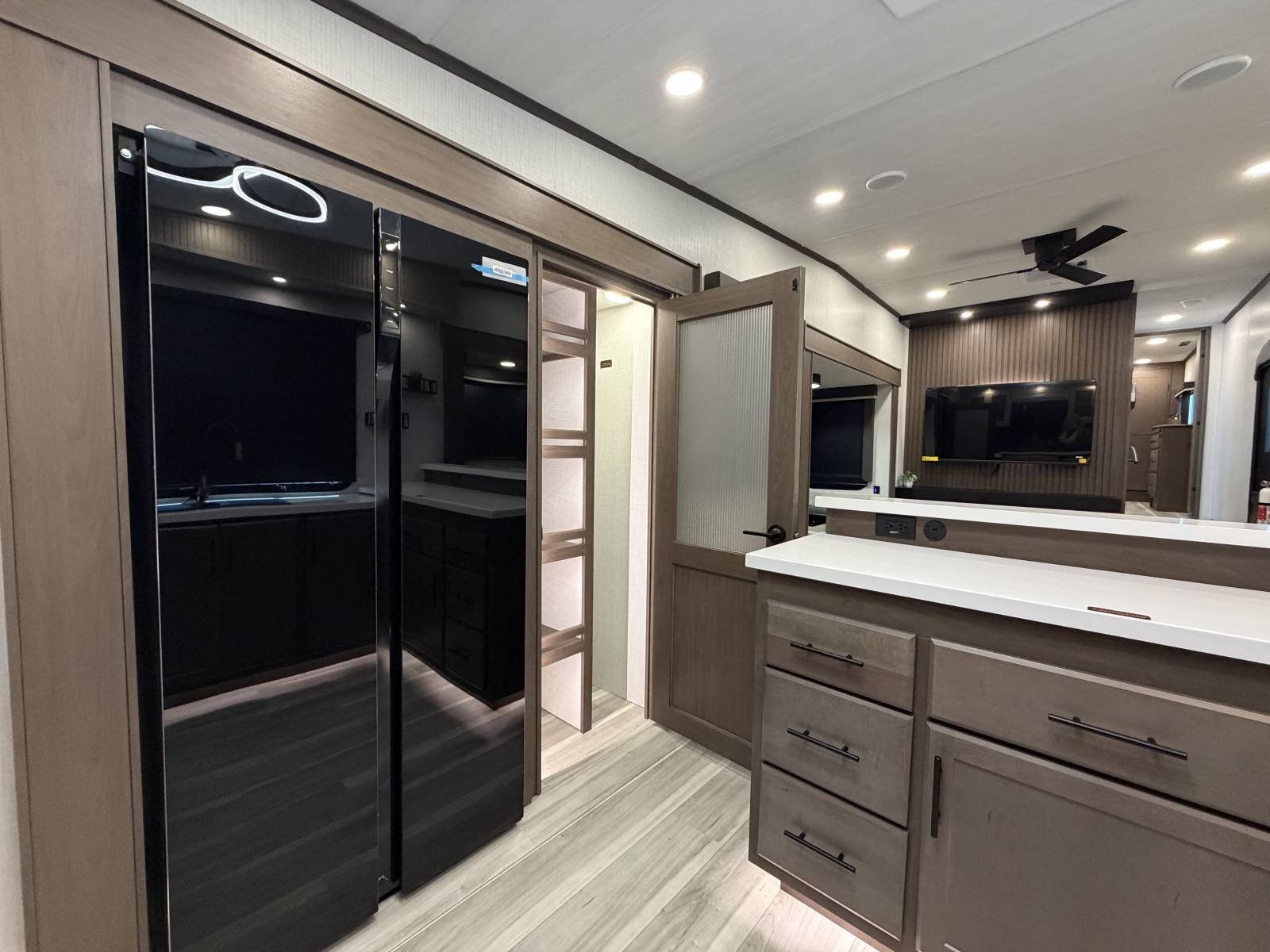 2026 Keystone Cougar Midnight Edition 350LLK - Image 18