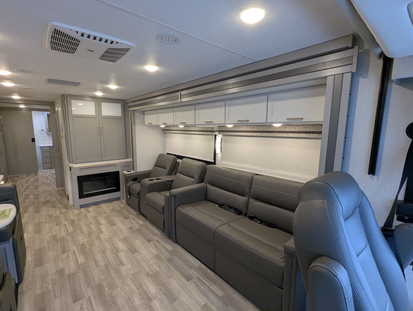 2026 Thor Motor Coach Windsport 36H - Image 9