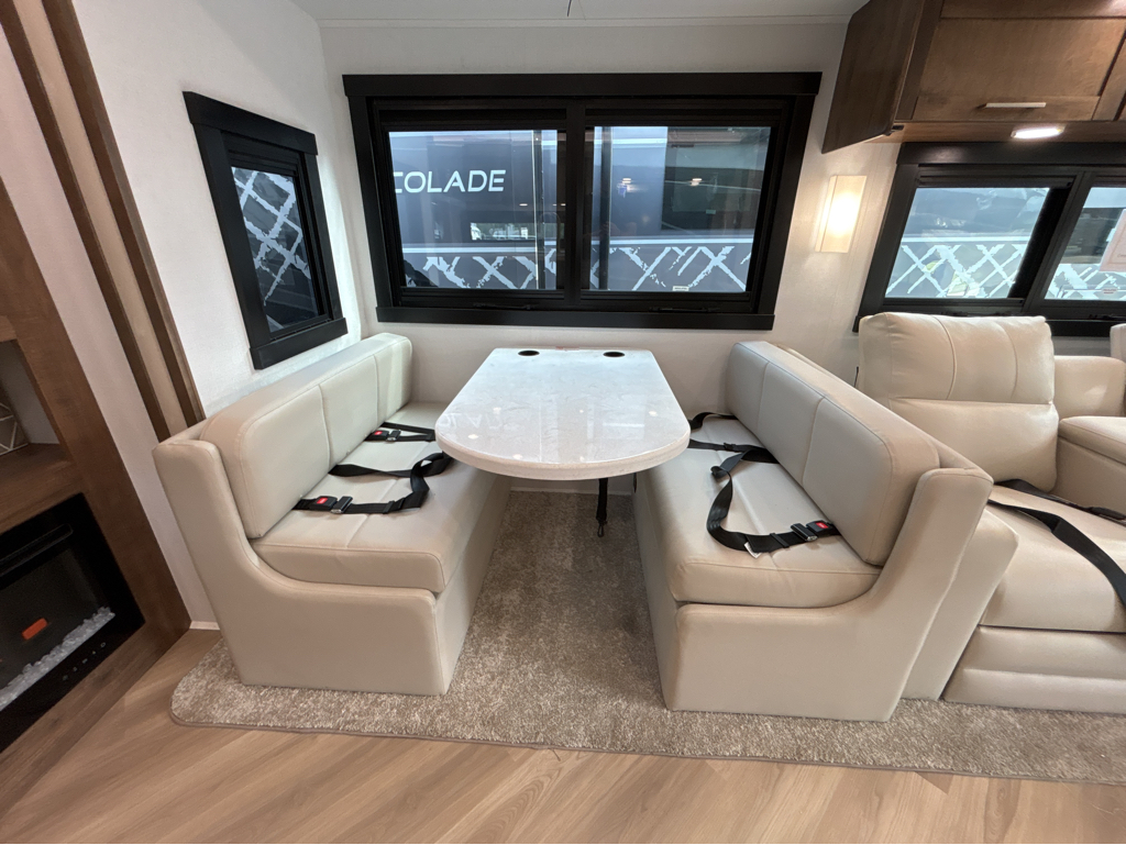 2026 JAYCO SENECA 37M - Image 9