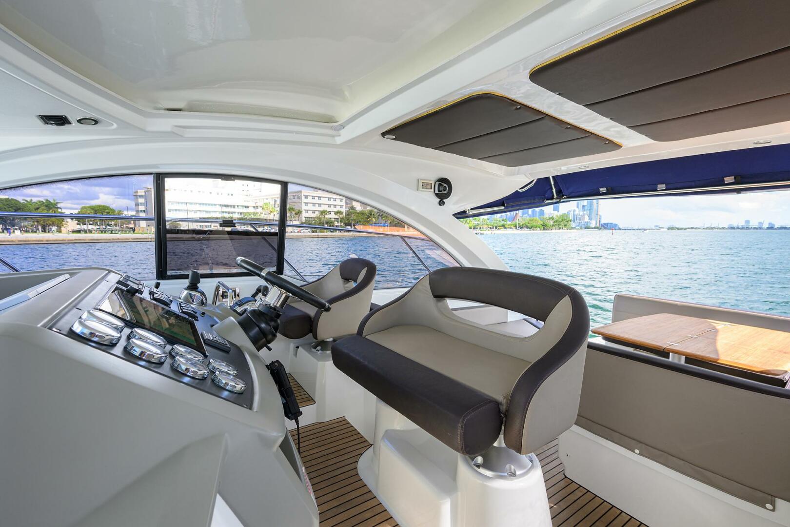 2003 Jupiter 31 Cuddy - Image 67