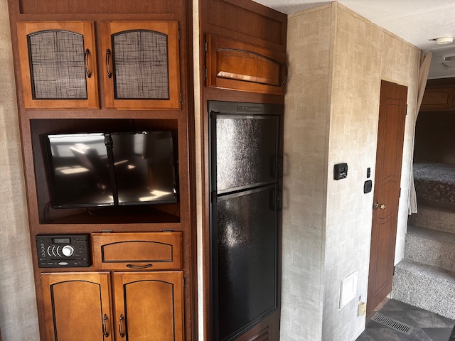 2014 KEYSTONE RV SPRINGDALE 253 REGL - Image 7