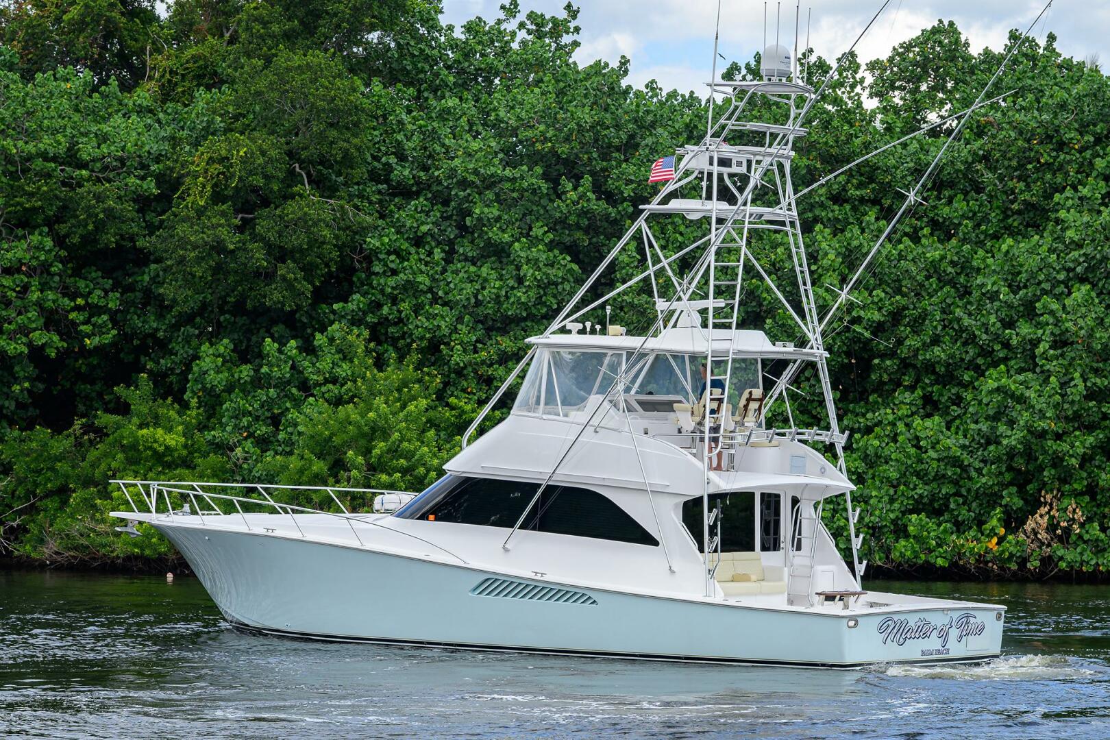 2004 Viking 56 Convertible - Image 10