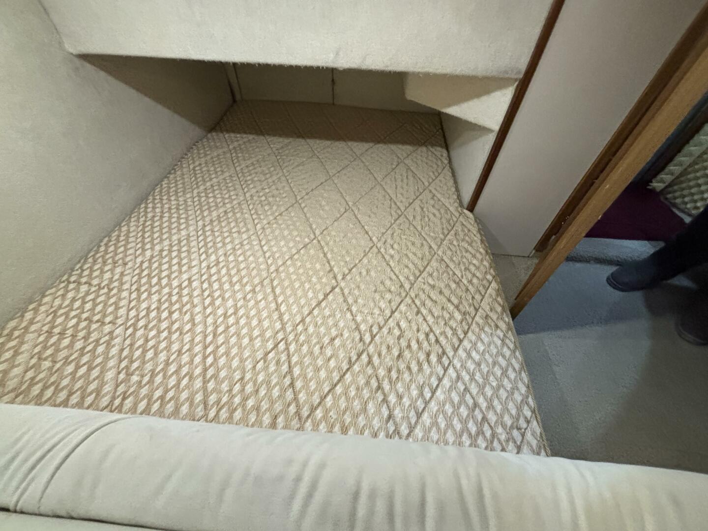 2000 Bayliner 3788 Command Bridge - Image 23