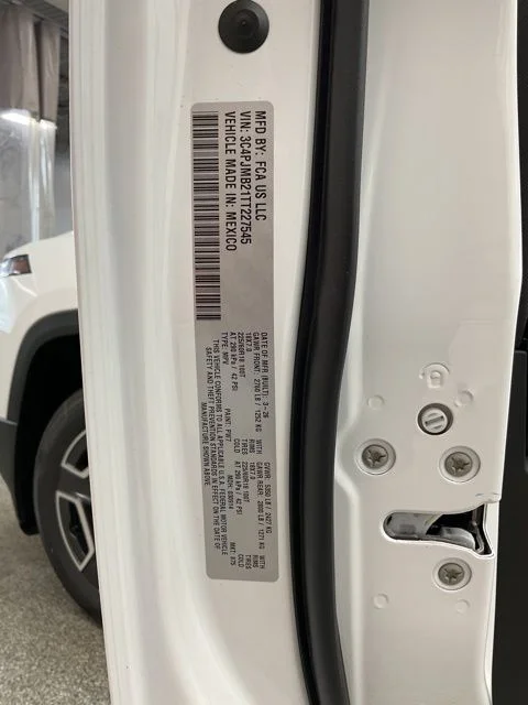 2026 Jeep Cherokee LAREDO 4X4 - Image 22
