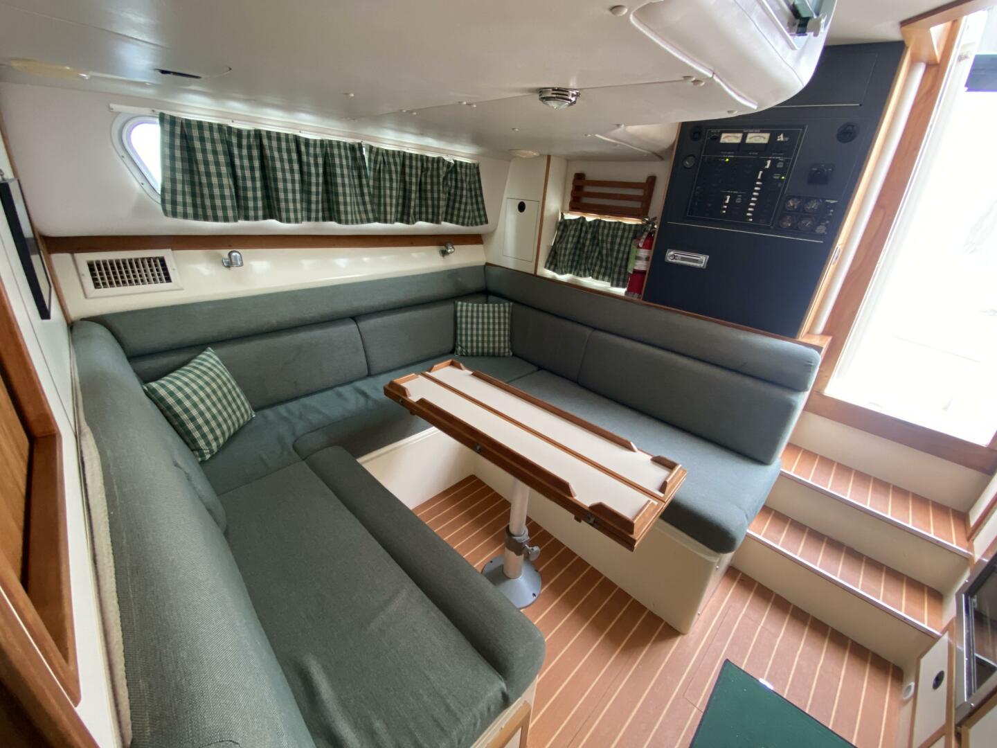 2001 Albin 32 + 2 Command Bridge - Image 8