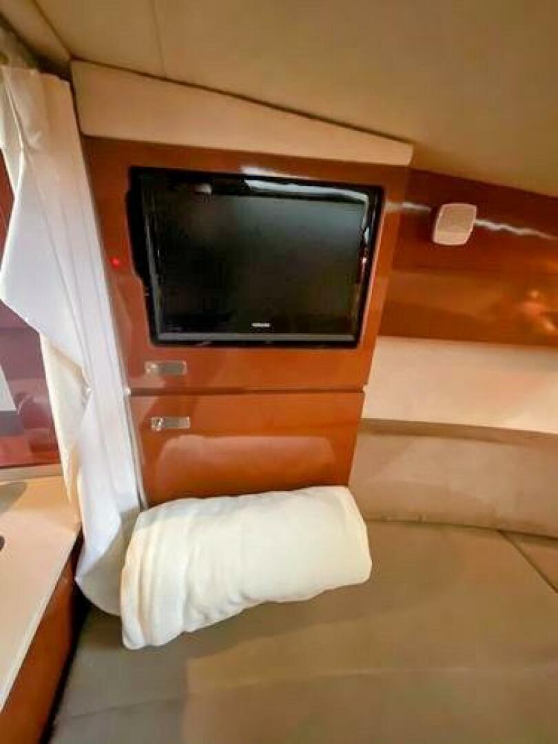 2010 Sea Ray 310 Sundancer - Image 23