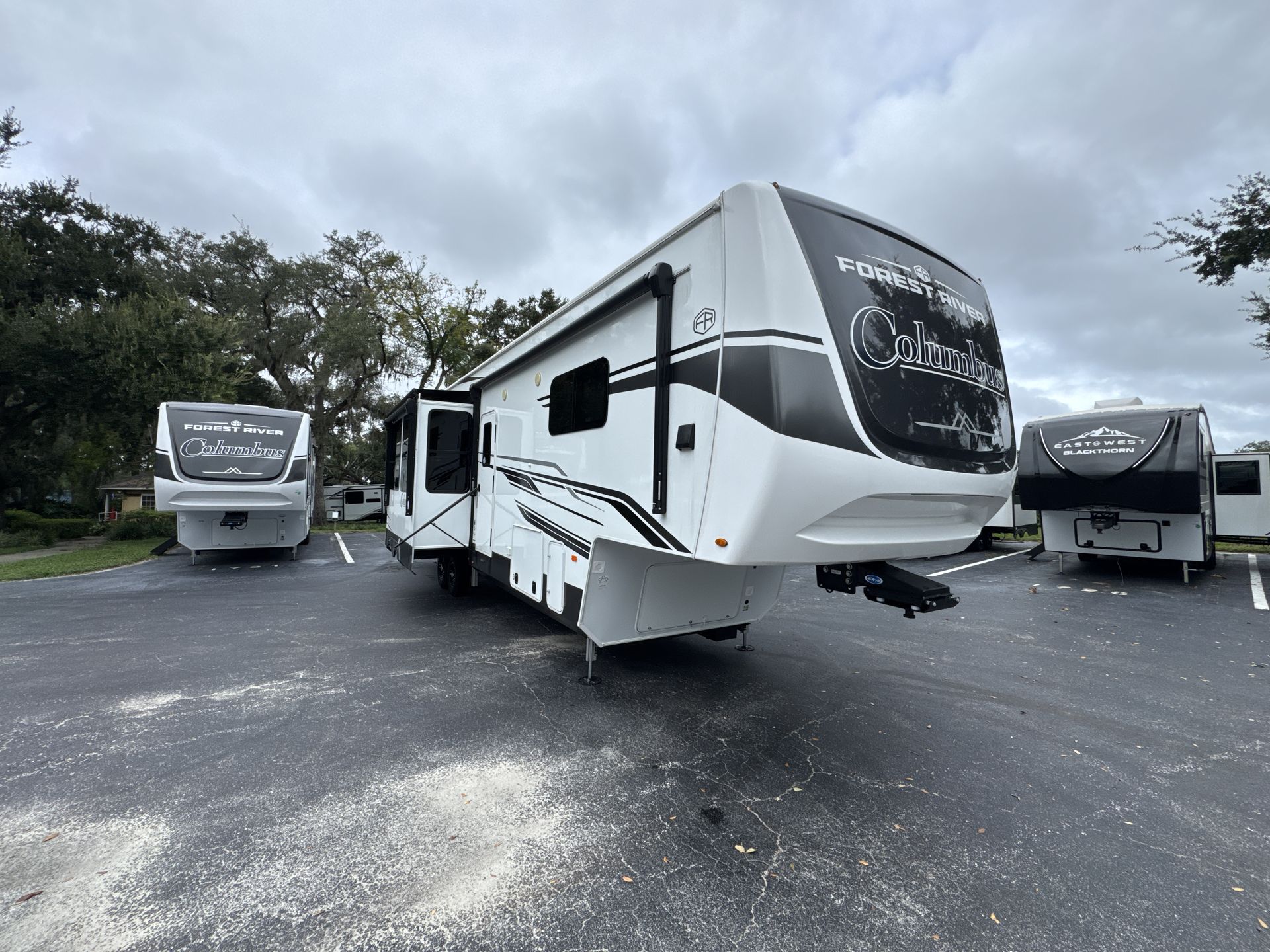 2025 Palomino Columbus