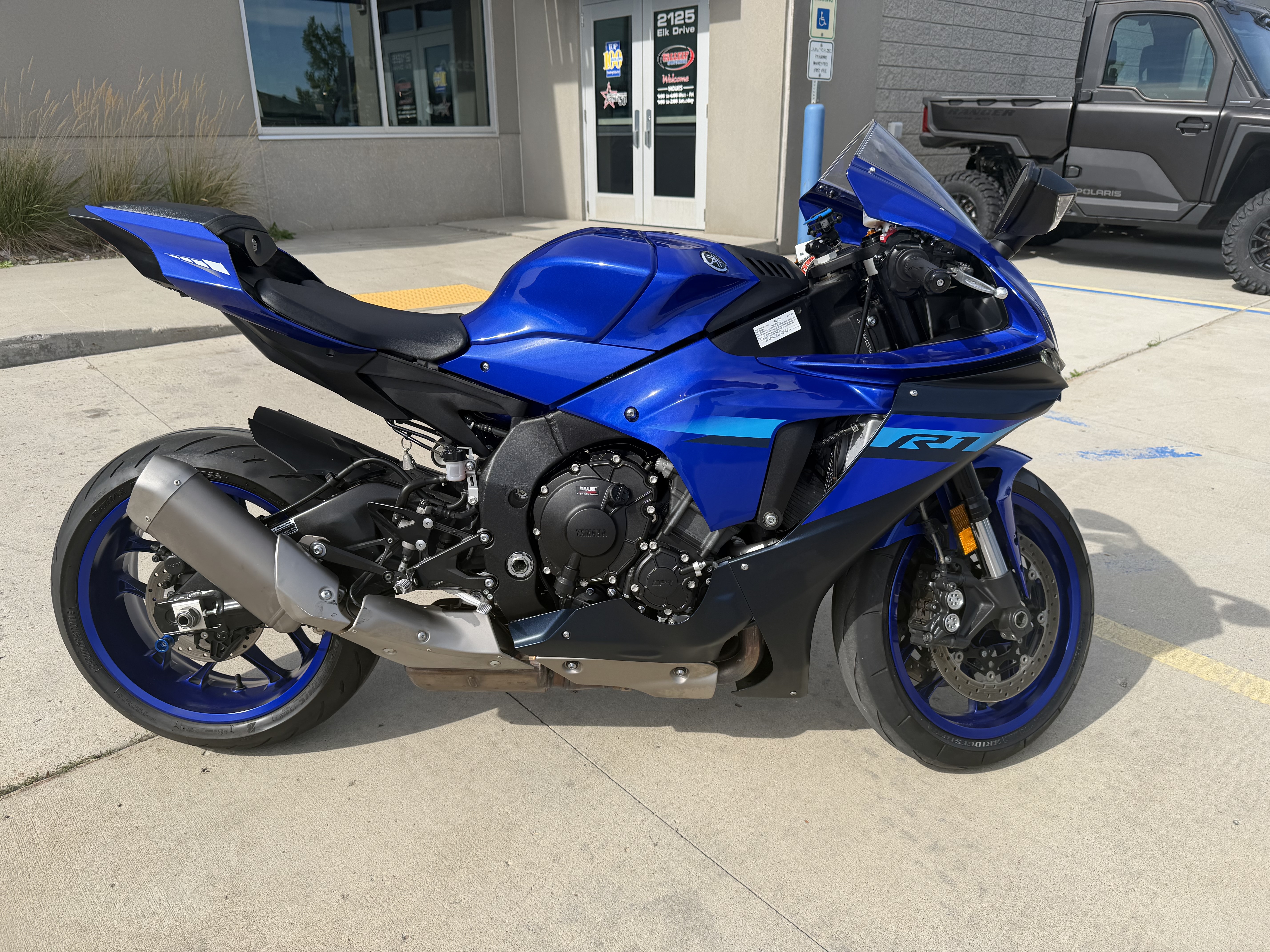 2024 Yamaha YZF R1 - Image 2