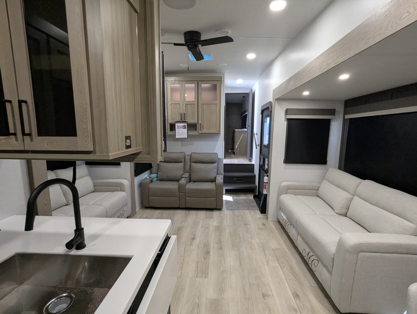 2026 Forest River Rockwood Signature R371RK - Image 30