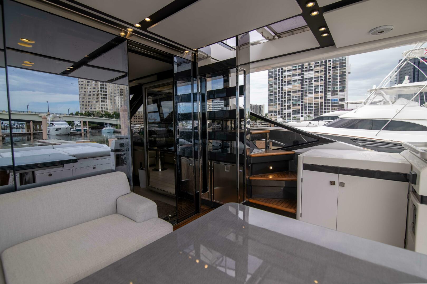 2019 Azimut S7 - Image 9