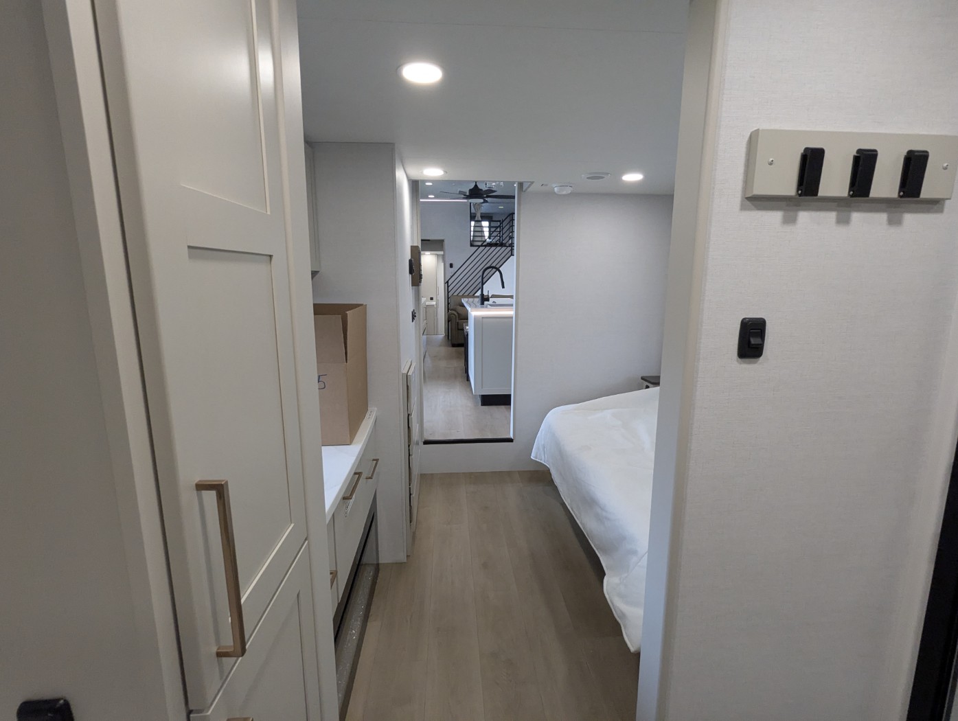 2027 Alliance RV Benchmark 44LFT - Image 39
