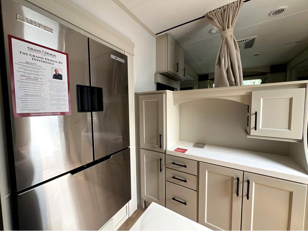 2026 GRAND DESIGN SOLITUDE 380FL - Image 17