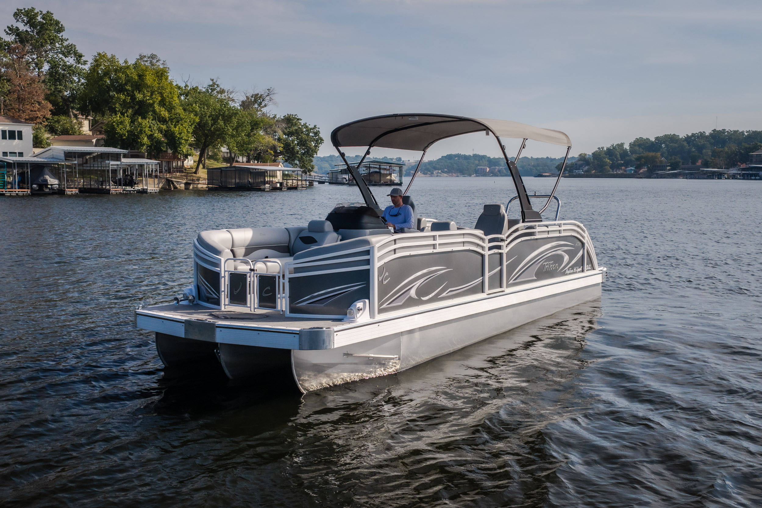 2025 JC Tritoon NepToon 25TT Sport DSL, Bow Chaise Arms - Image 2