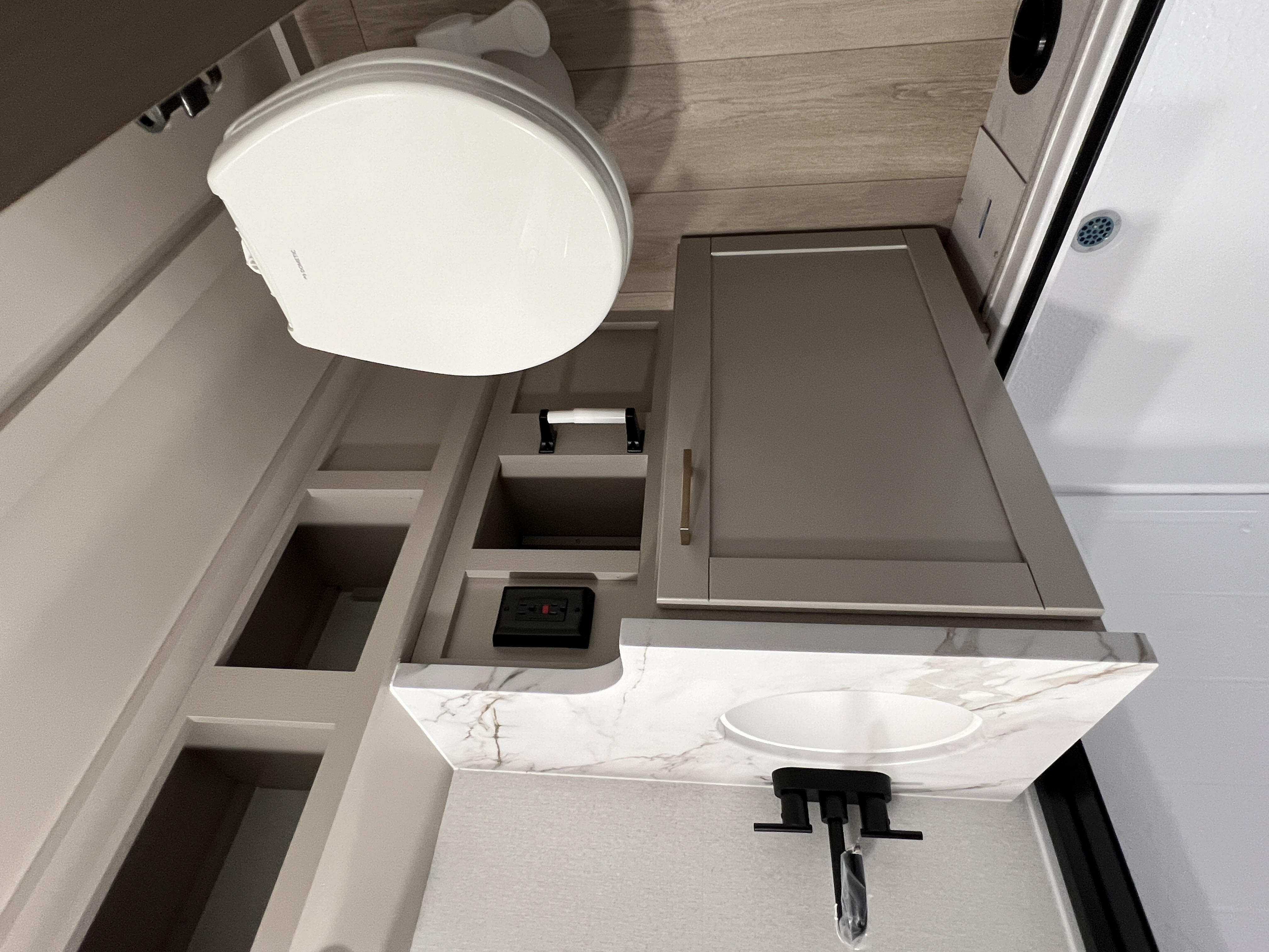 2027 Jayco Jay Feather 19MRK - Image 30