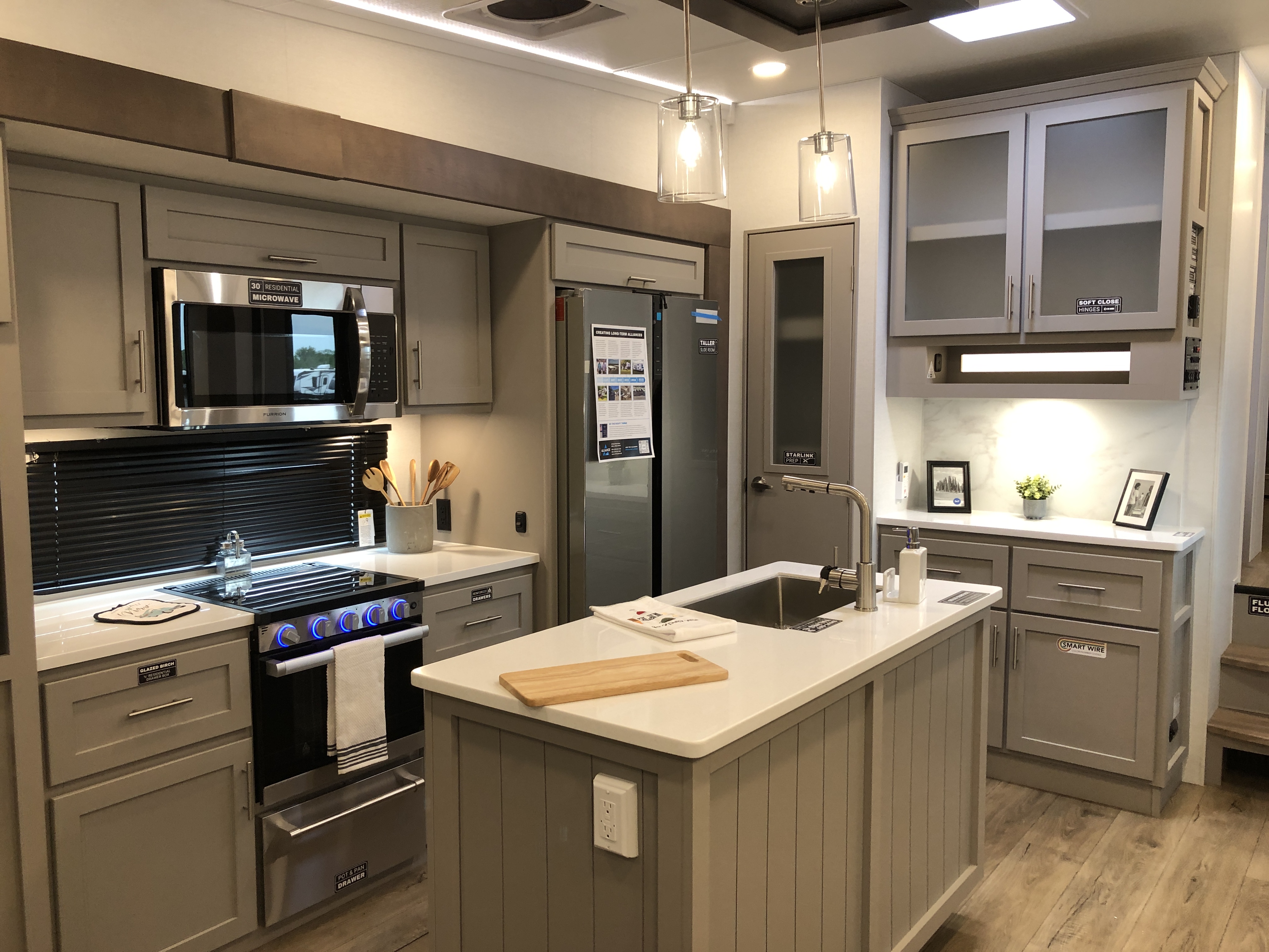 2026 Alliance RV Avenue 32RLS - Image 12