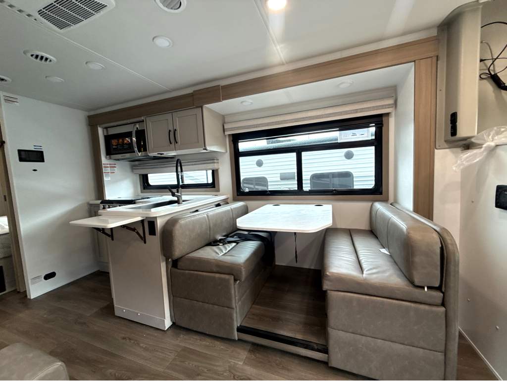 2027 JAYCO GREYHAWK XL 32U - Image 34