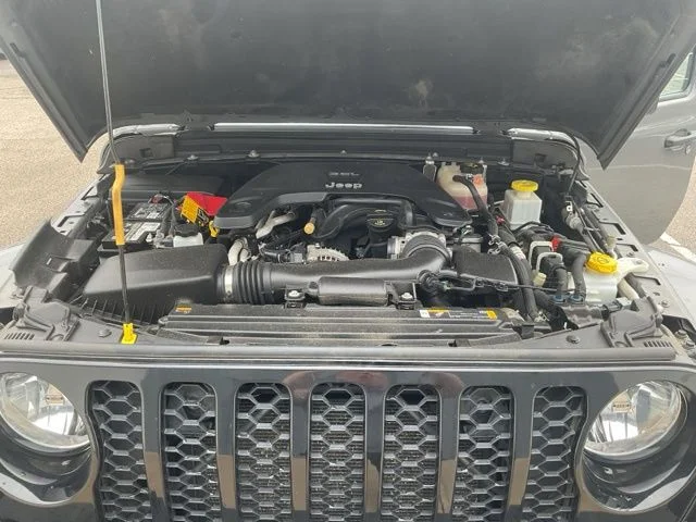 2021 Jeep Gladiator Crew Cab Sport 4WD - Image 11