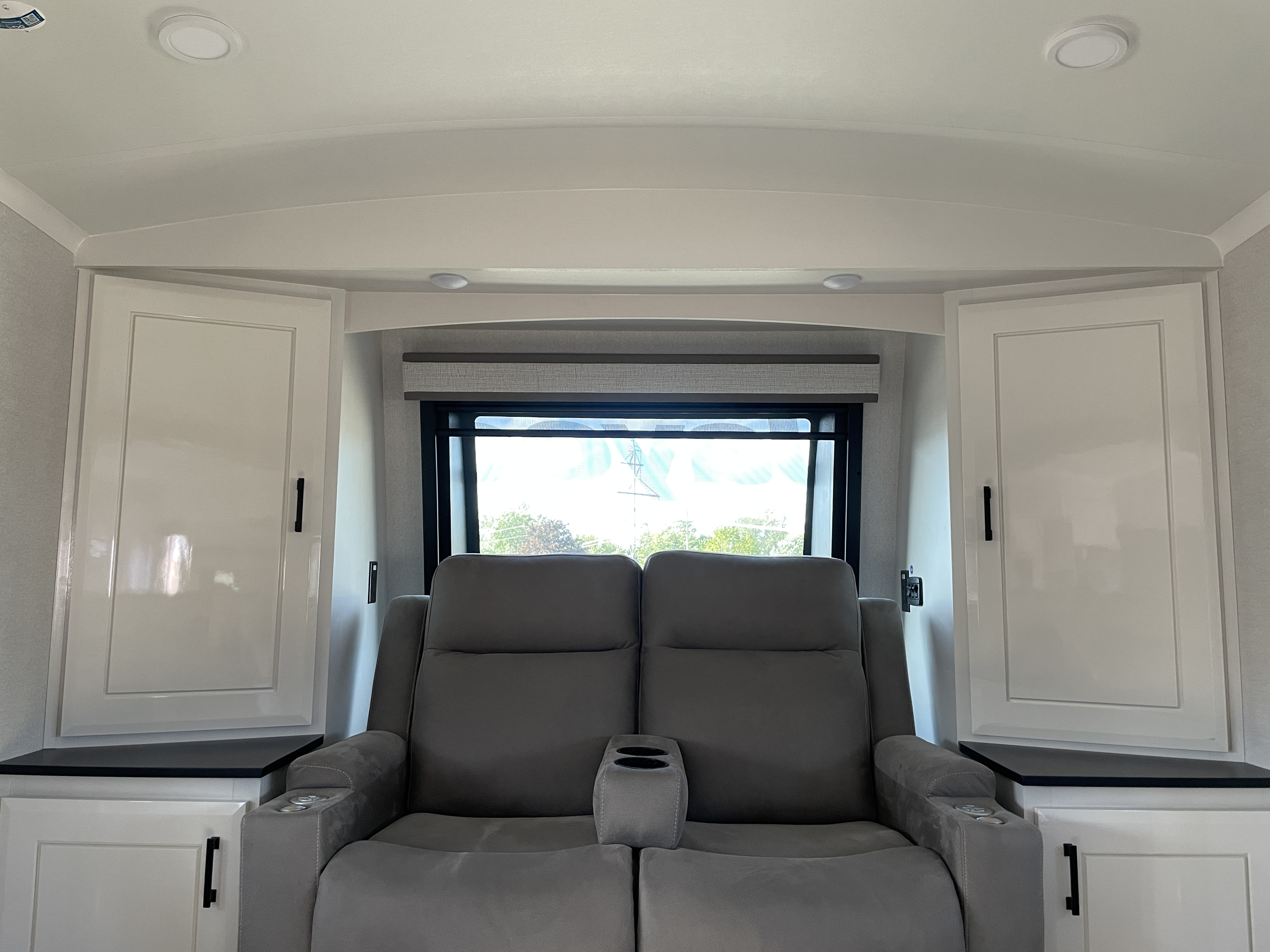 2027 Jayco Pinnacle 39FLOK - Image 14