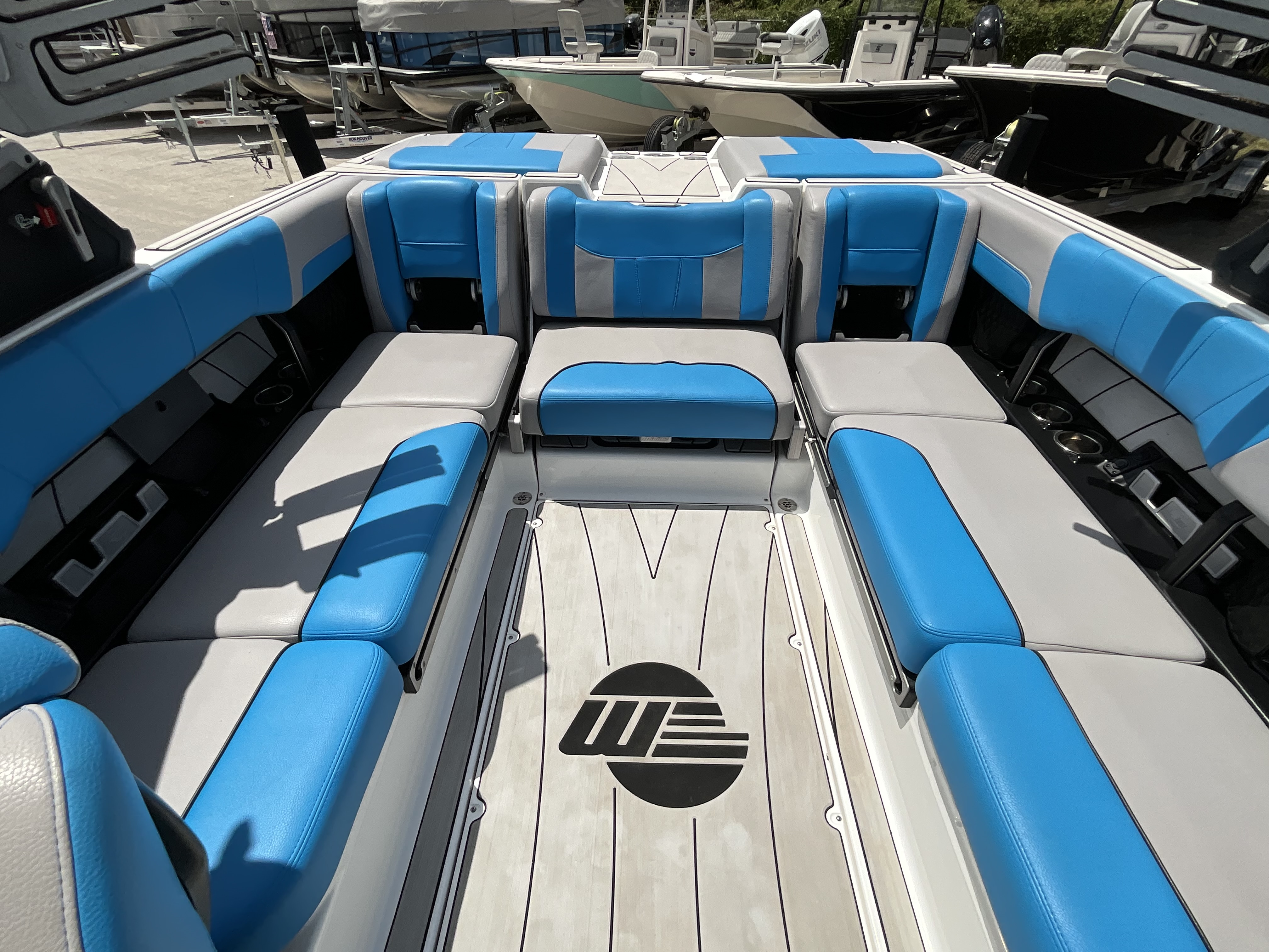 2022 MALIBU 23LSV - Image 16