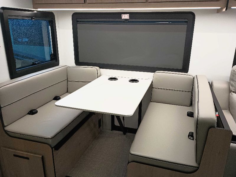 2026 Grand Design Lineage Series F 31ZW - Image 11