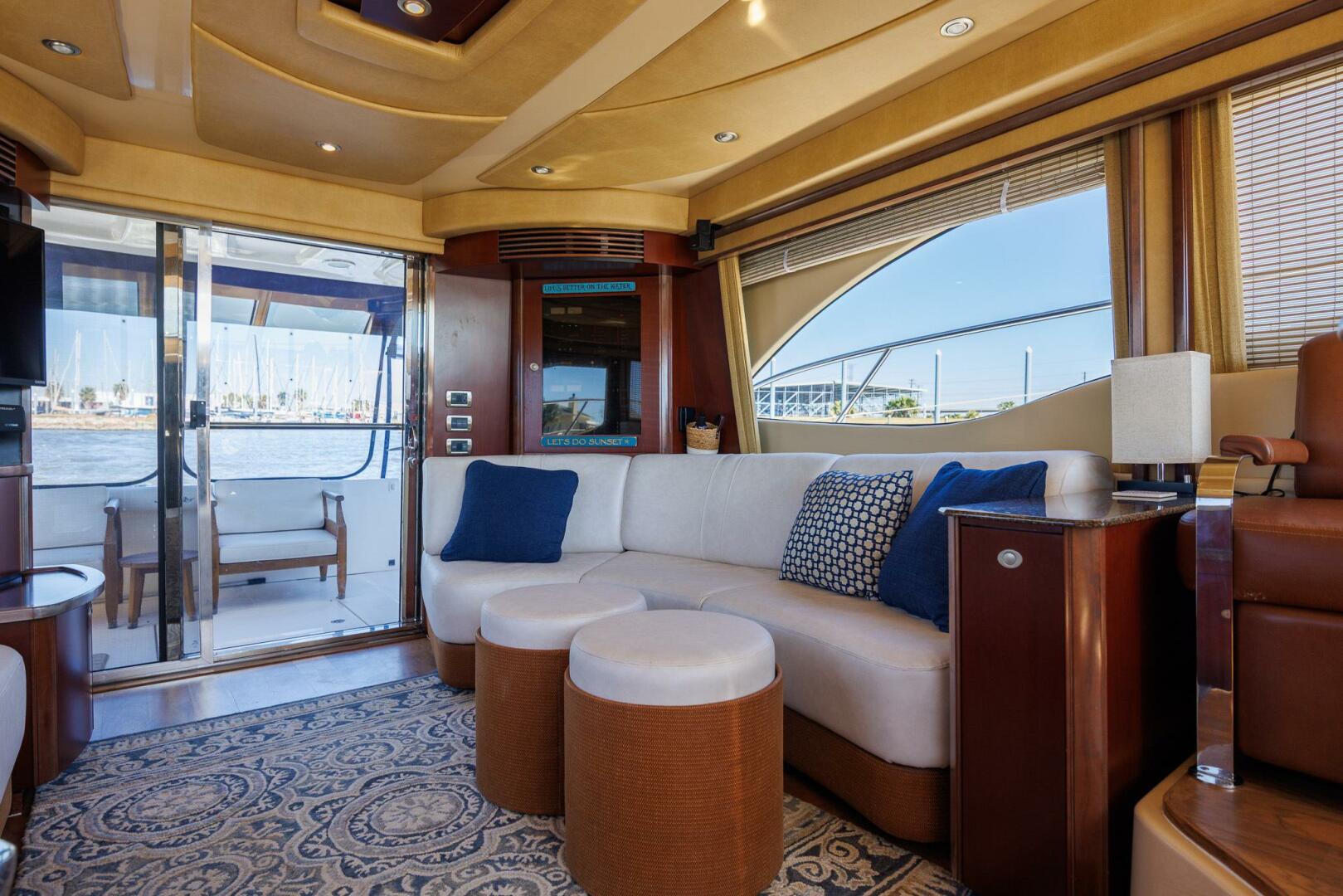 2006 Sea Ray 52 Sedan Bridge - Image 6