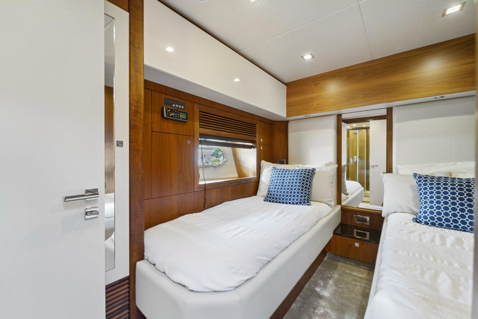 2013 Sunseeker Predator 84 - Image 29