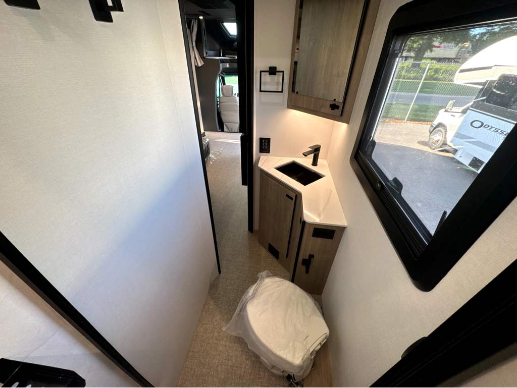 2027 Grand Design Lineage Series M 25FW - Image 22