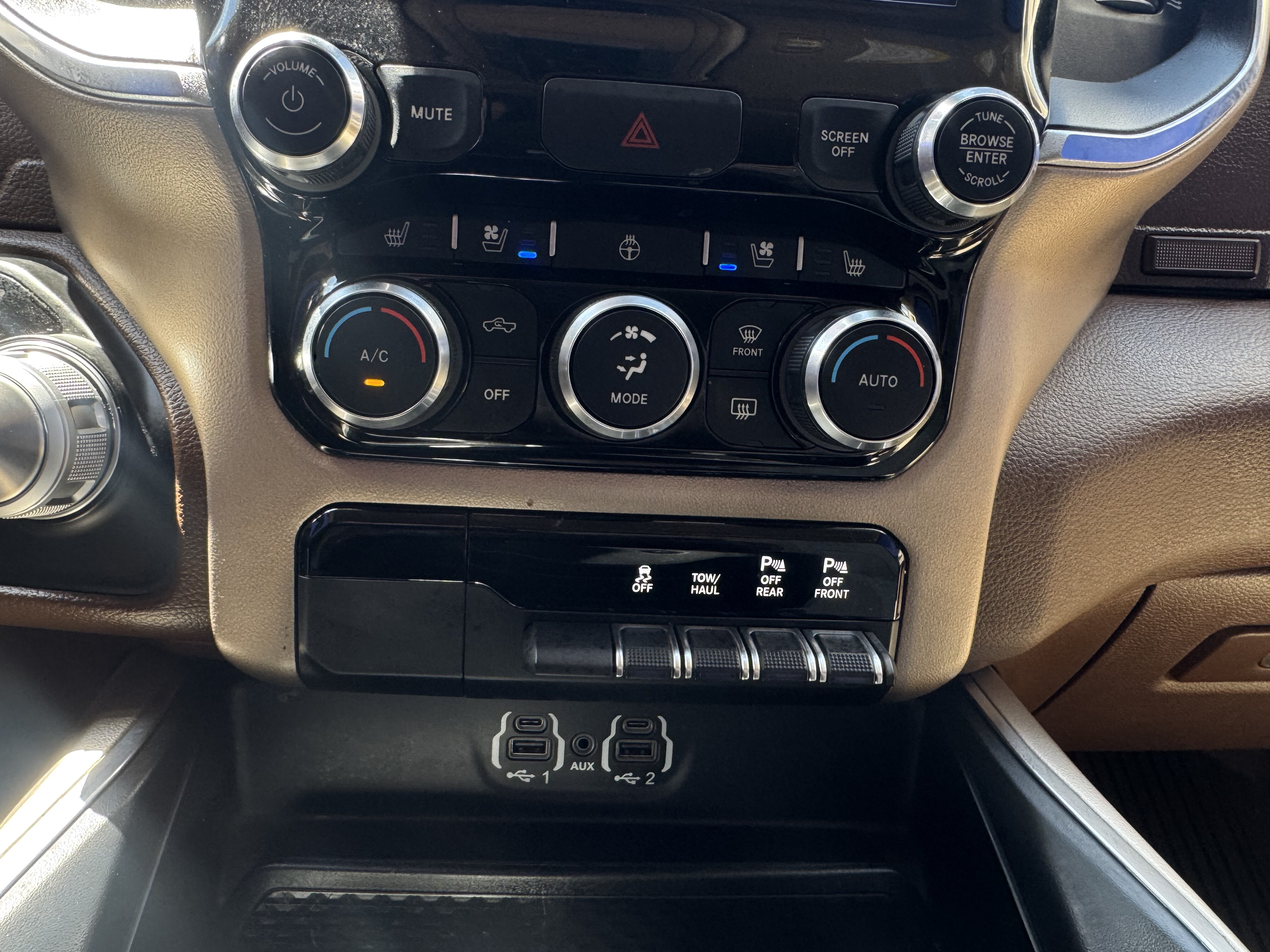 2020 Ram 1500 Pickup Crew Cab Bighorn/Lone Star 4WD - Image 2