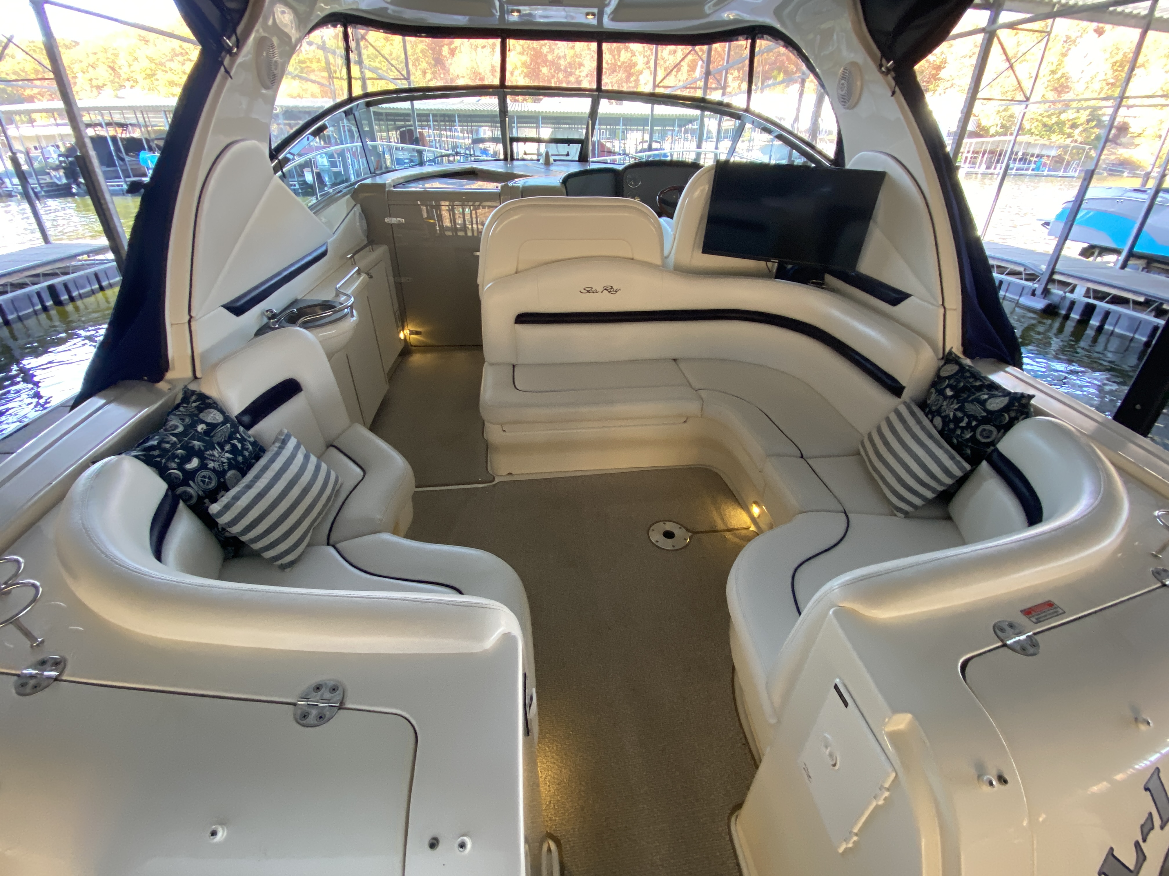 2006 Sea Ray 38 Sundancer - Image 12