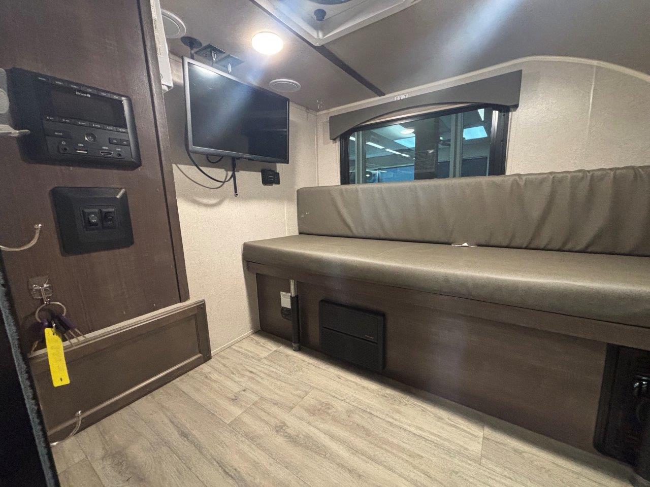 2022 Sunset Park RV Sun Ray 109 - Image 4