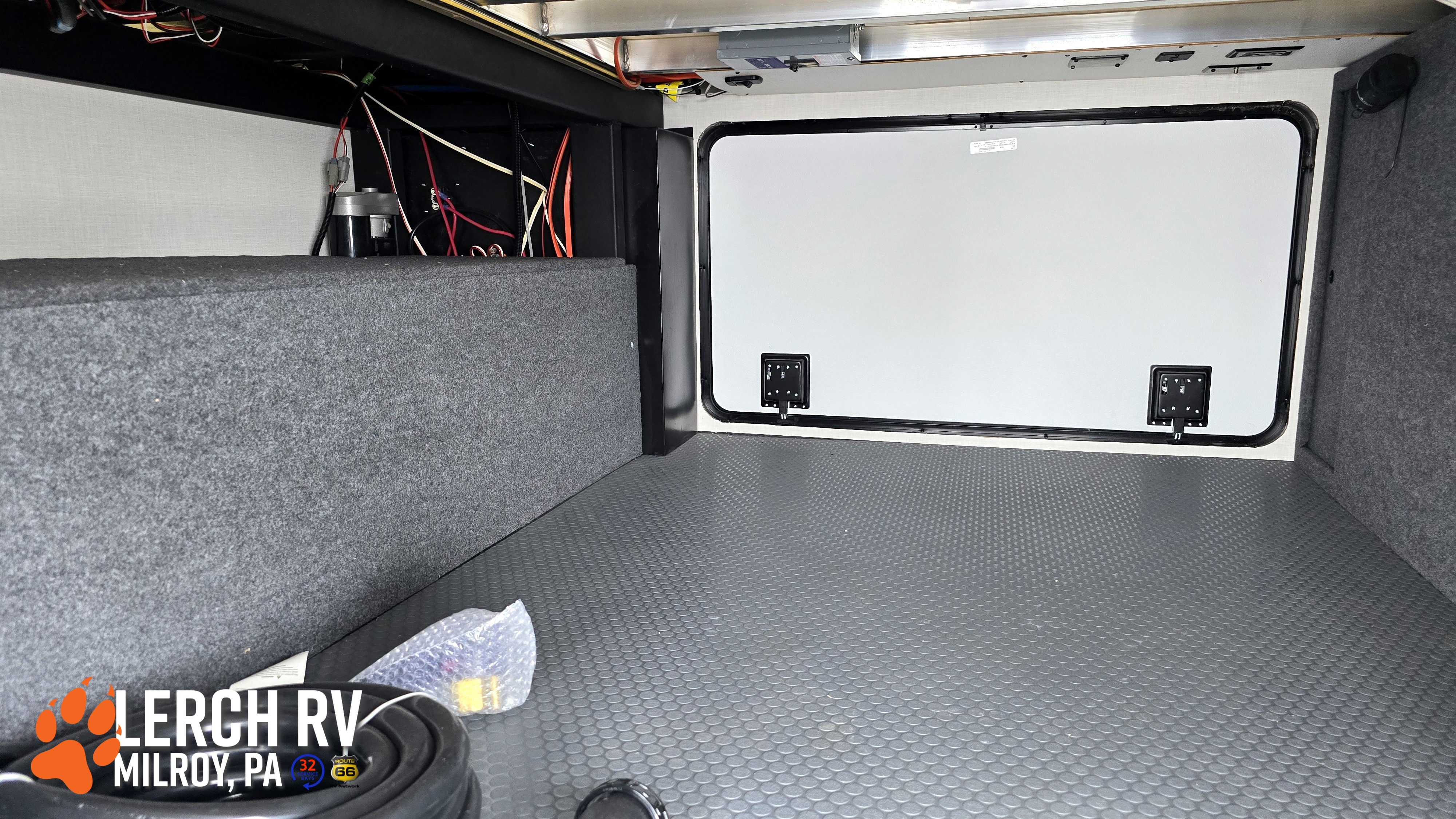 2027 KZ RV Durango D301RLT - Image 5