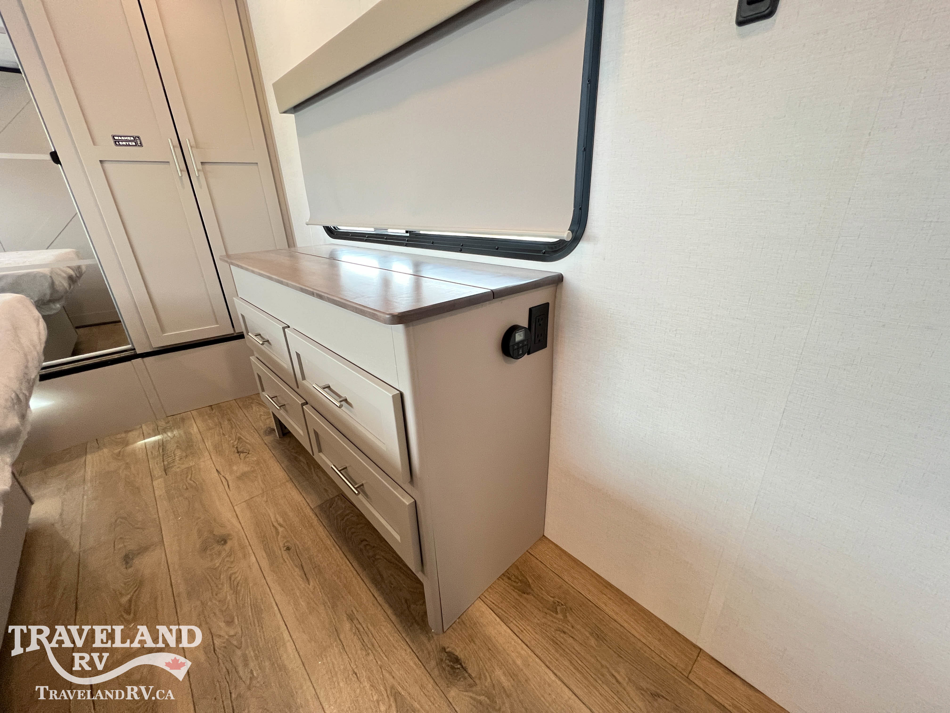 2026 Alliance RV AVENUE 332RL - Image 36