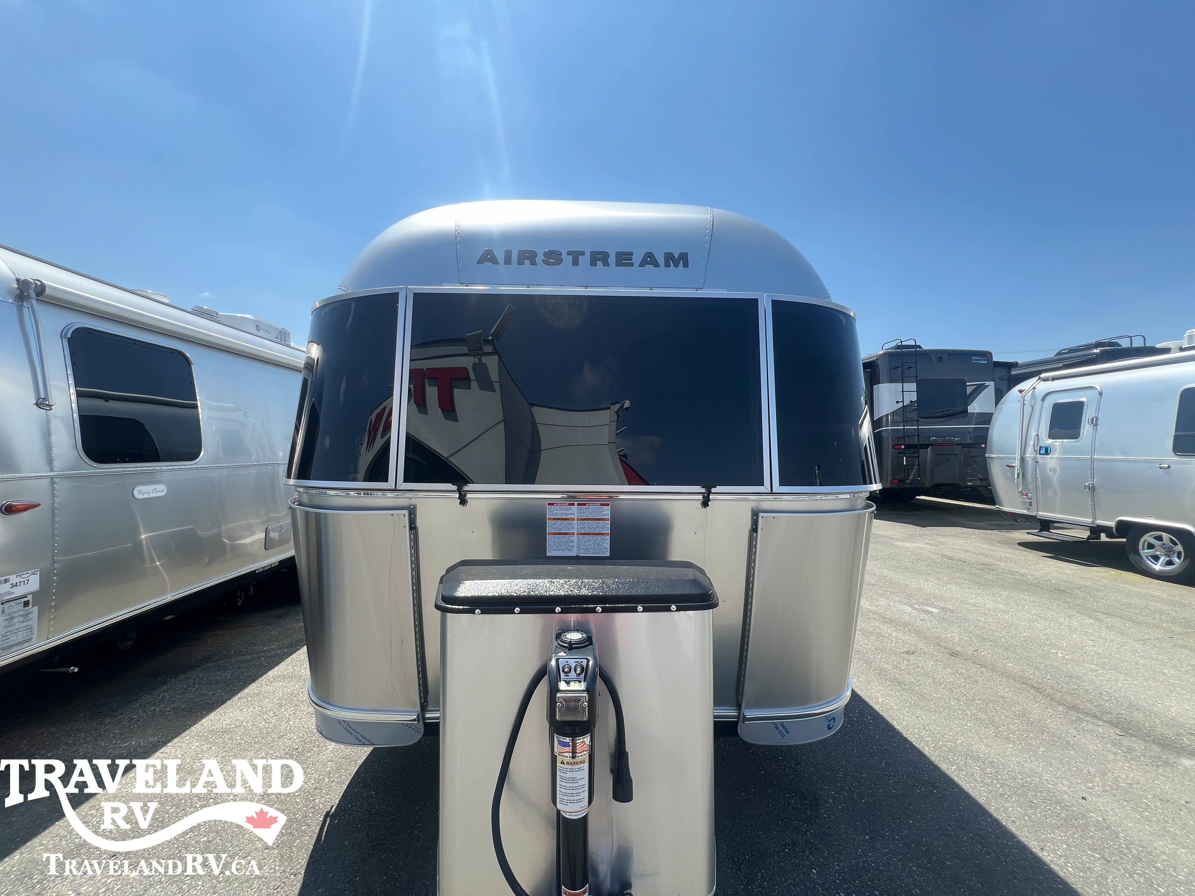 2025 Airstream Caravel 22FB - Image 1