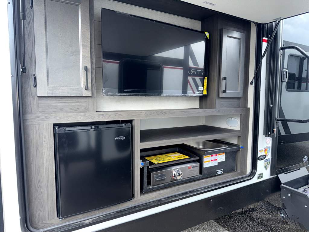 2026 VENTURE RV STRATUS 261VRB - Image 5