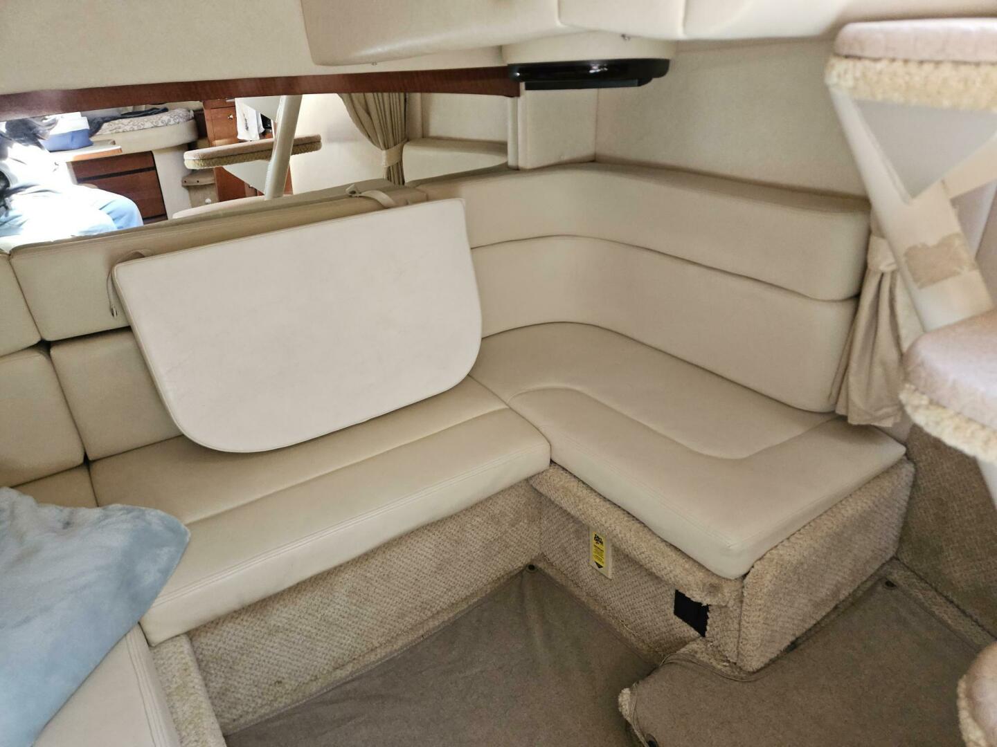 2004 Sea Ray 320 - Image 22