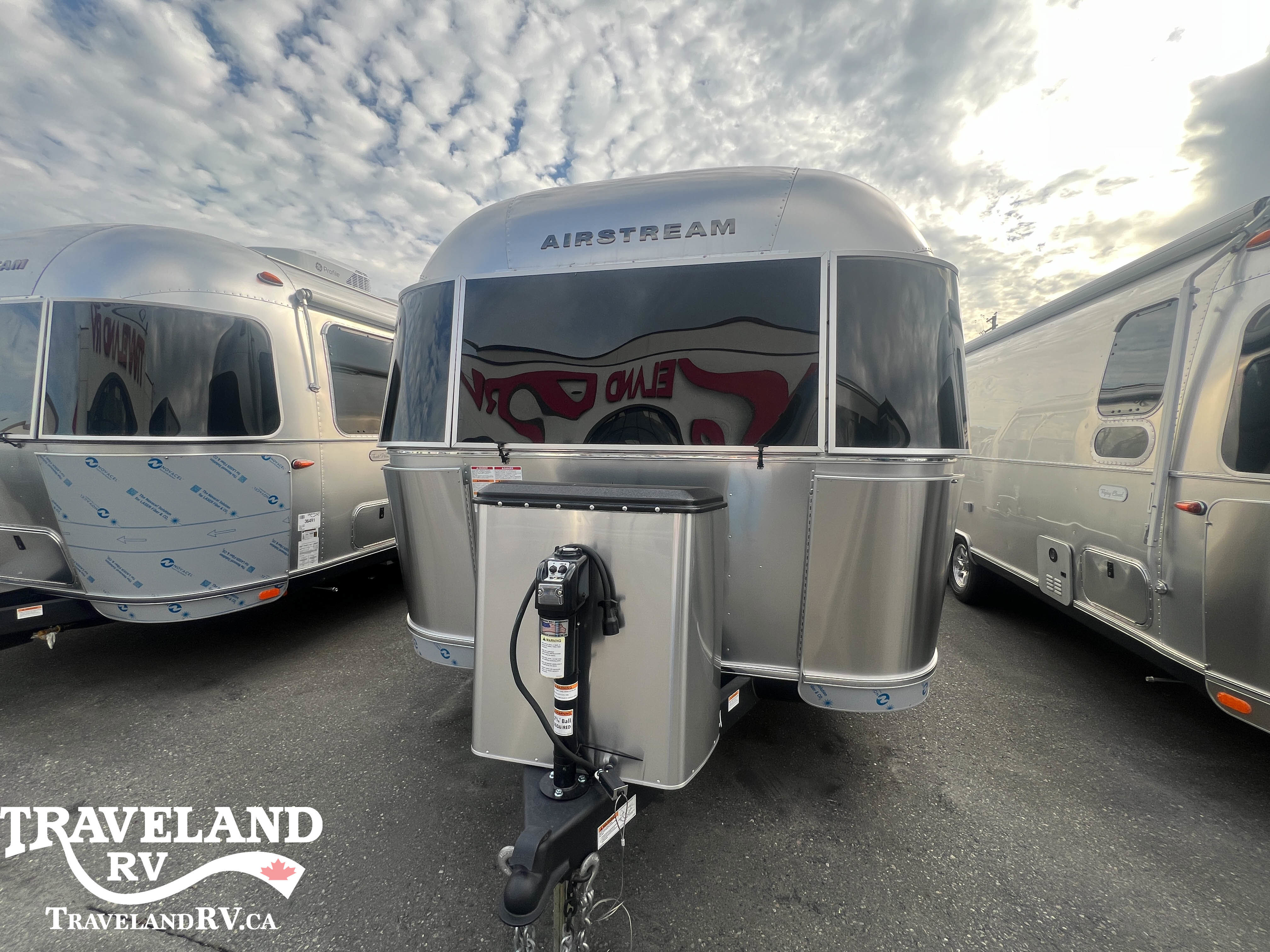 2025 Airstream Globetrotter 25FB - Image 1