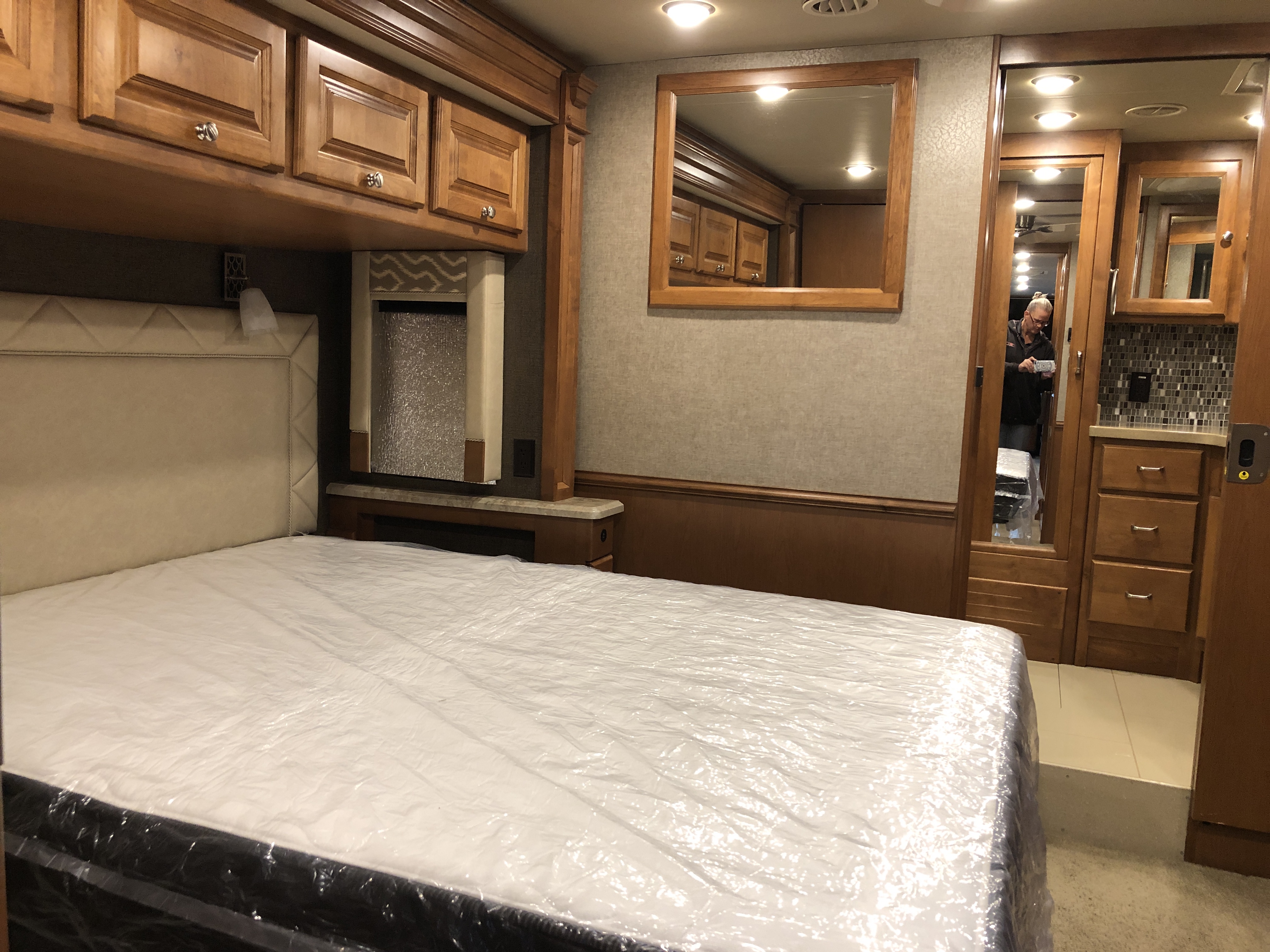 2017 Tiffin Allegro Red 38 QRA - Image 39