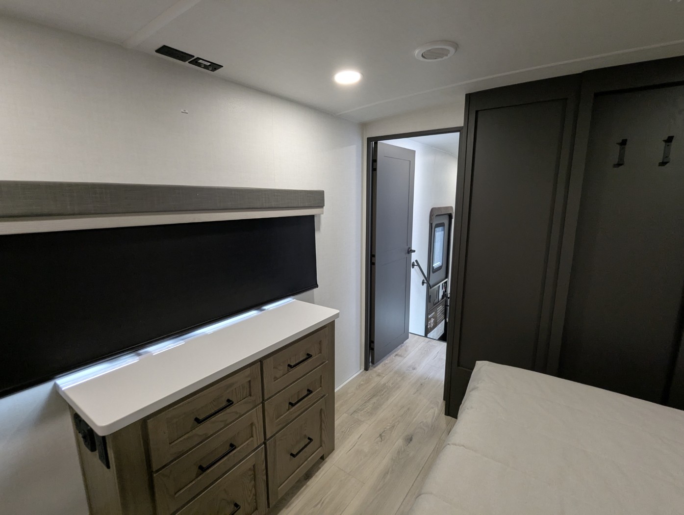 2026 Forest River Rockwood Signature R361RLS - Image 12